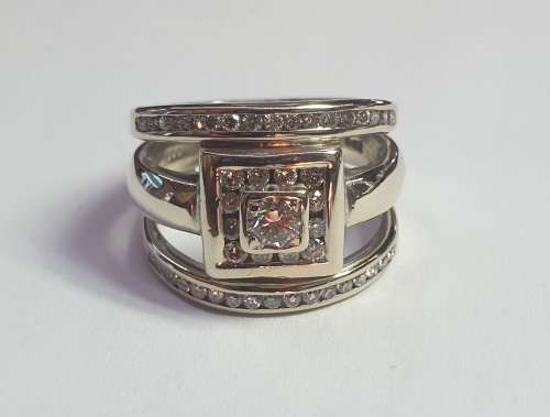 9CT White Gold Diamond ring